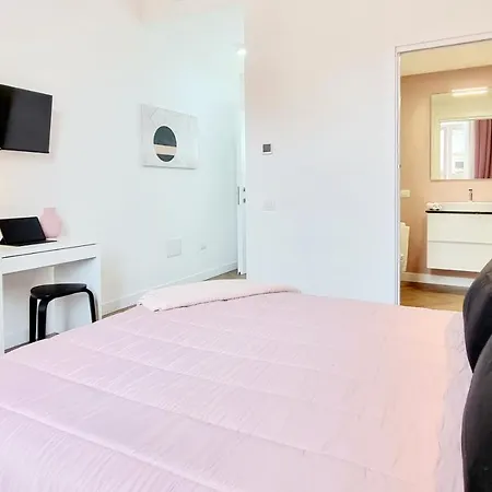 Glamour By Accomodo לינה וארוחת בוקר 4*