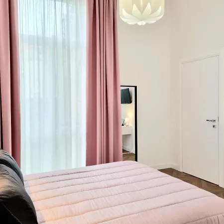 Glamour By Accomodo לינה וארוחת בוקר 4*